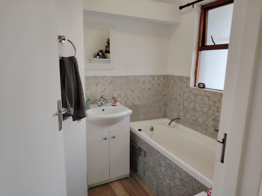 To Let 3 Bedroom Property for Rent in Edgemead Western Cape